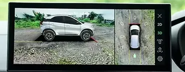 A 360 degree camera view on a car screen