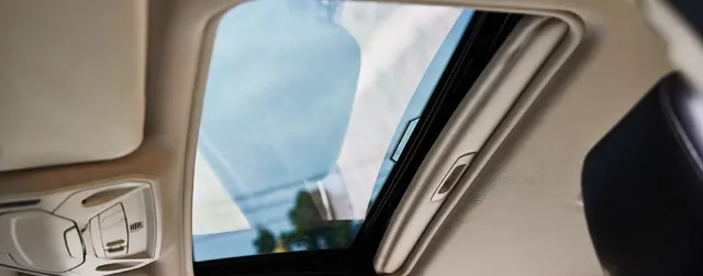 A sunroof above the front seats